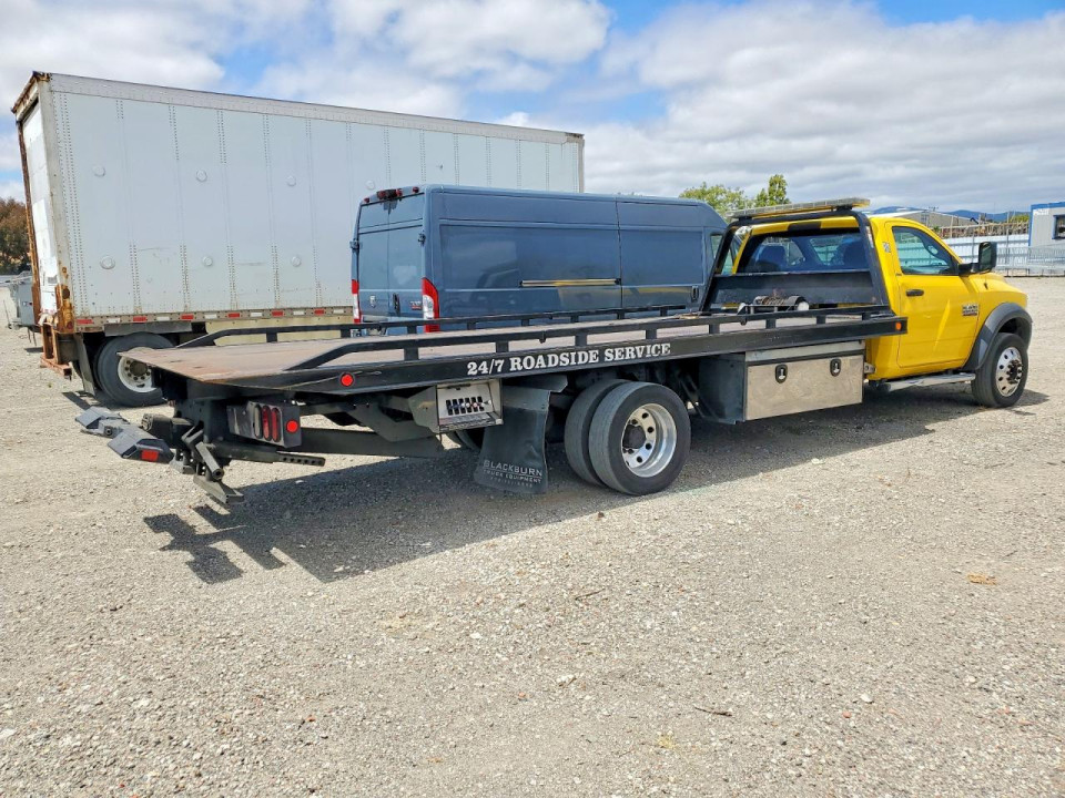 Ram 5500 - FLAT BED TRUCK 2018 — Copart