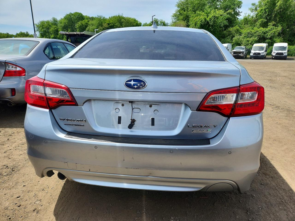 Subaru LEGACY 2017 — Copart