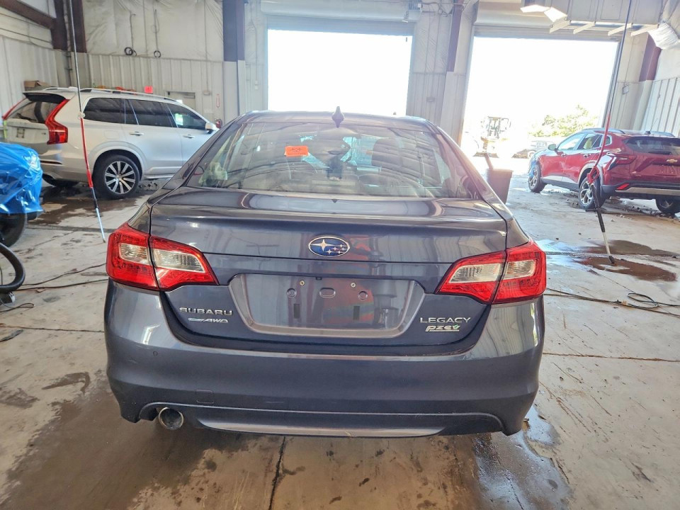 Subaru LEGACY 2017 — Copart