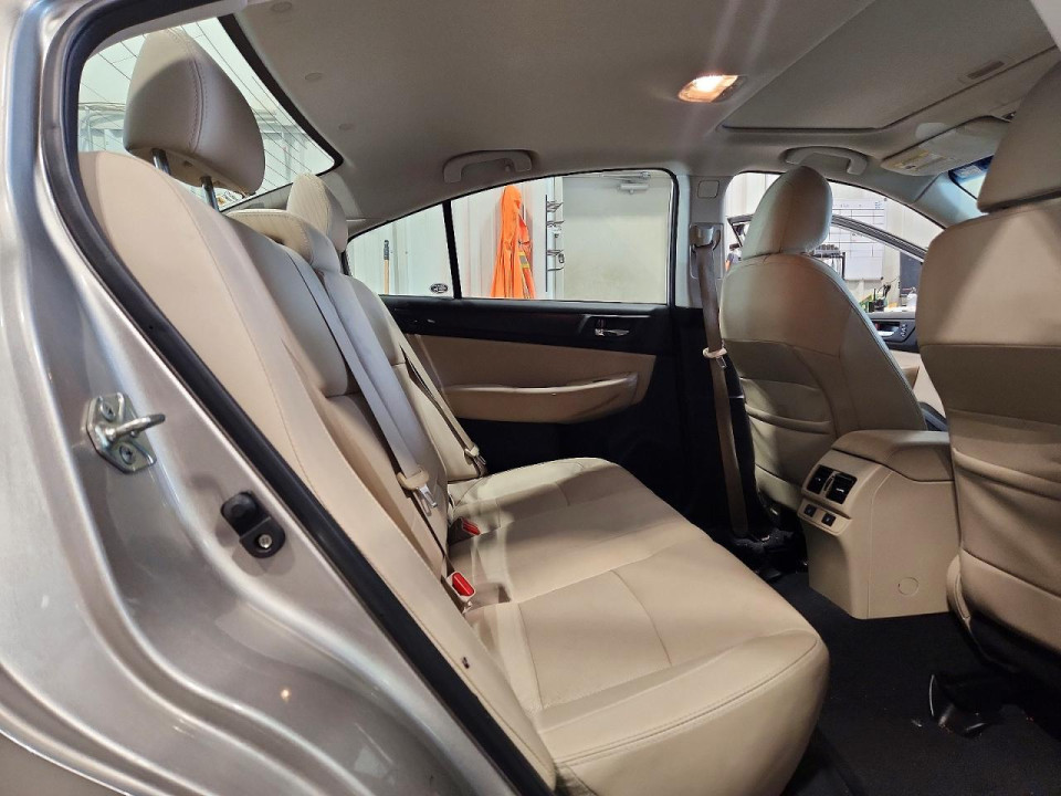 Subaru LEGACY 2017 — Copart