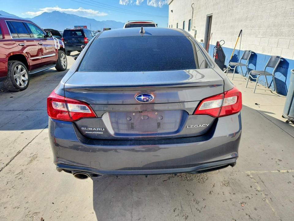Subaru LEGACY 2018 — Copart