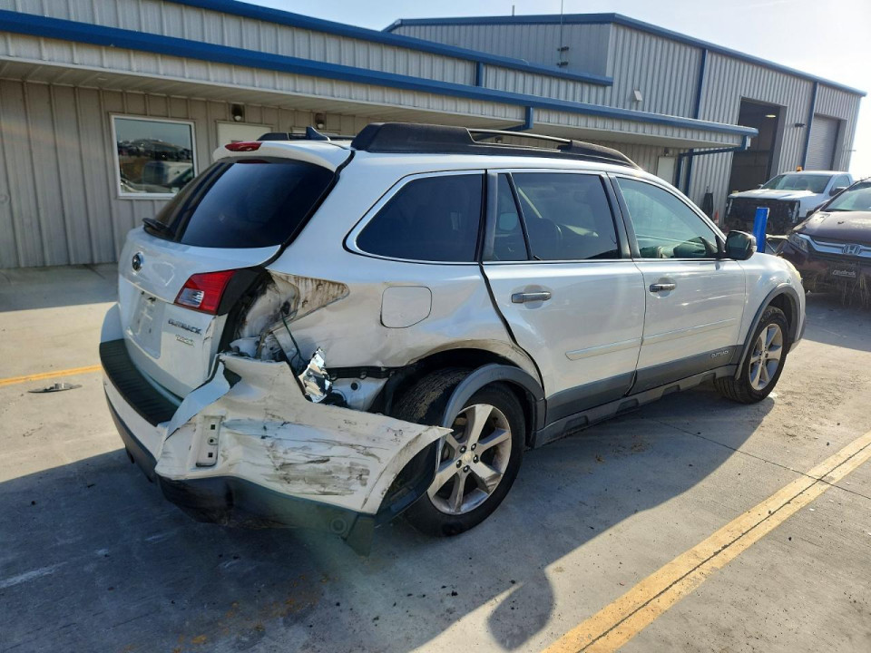 Subaru LEGACY 2014 — Copart