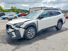 Subaru OUTBACK 2024