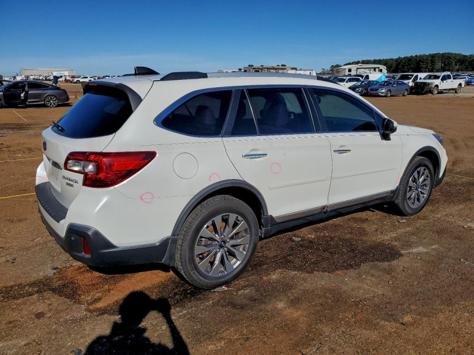 Subaru OUTBACK 2018 — Copart