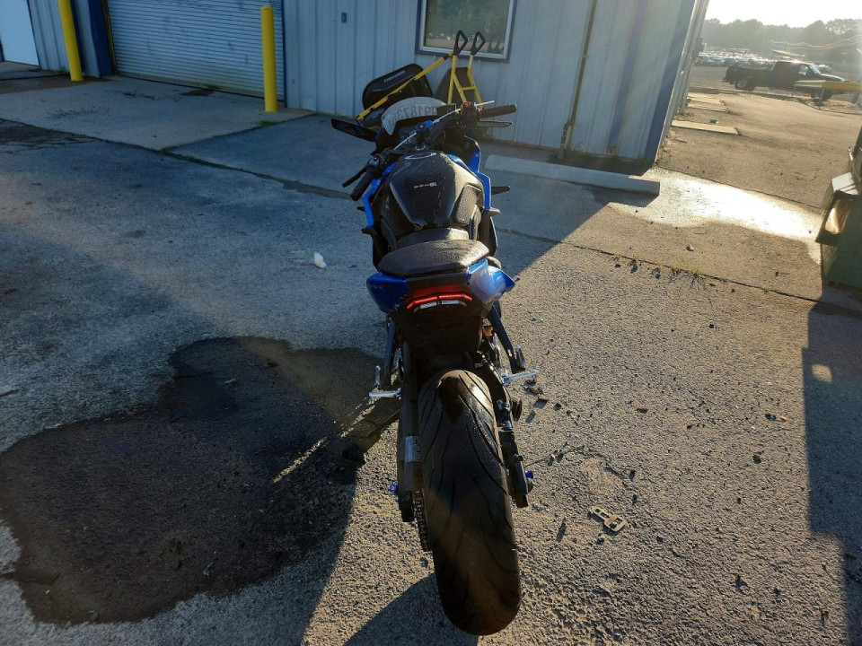 Suzuki GSX-8R 2025 — Copart