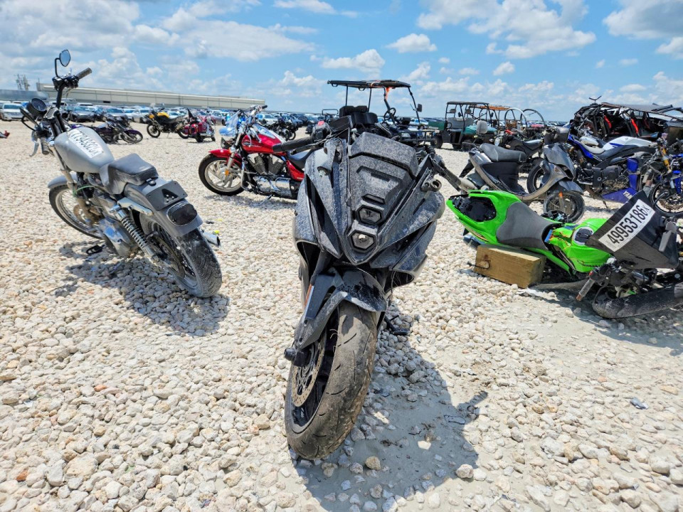 Suzuki GSX800 F 2025 — Copart