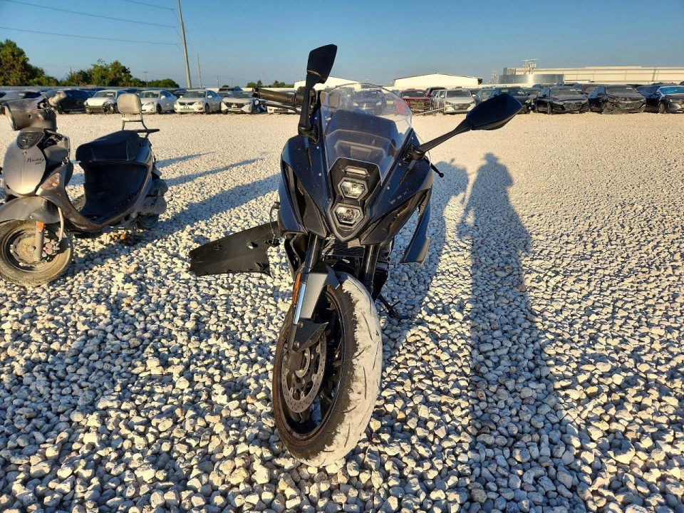 Suzuki GSX800 F 2025 — Copart