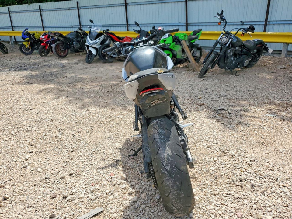 Suzuki GSX800 R 2024 — Copart