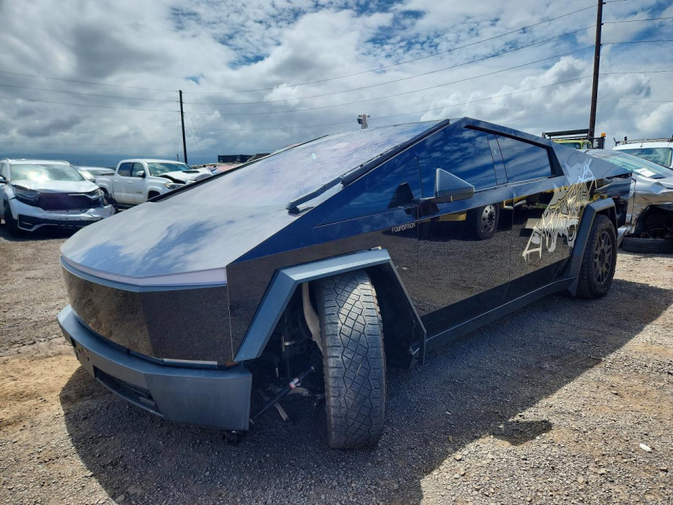 Tesla CYBERTRUCK 2024 — Copart