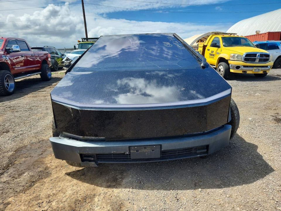 Tesla CYBERTRUCK 2024 — Copart