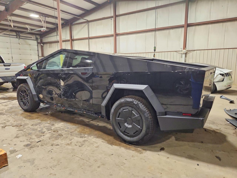 Tesla CYBERTRUCK 2026 — Copart