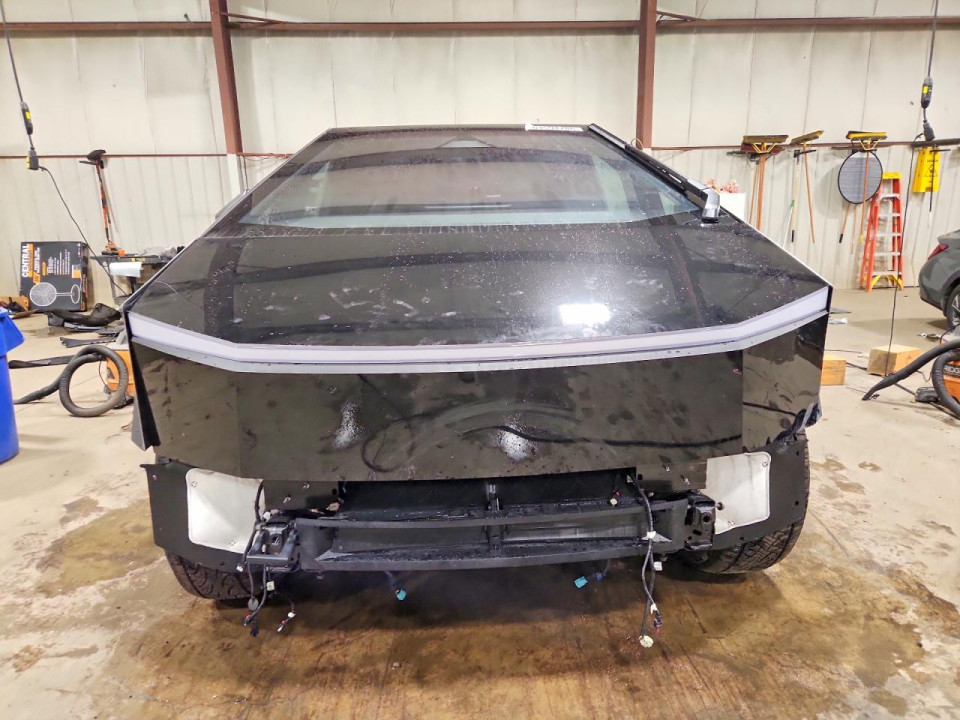 Tesla CYBERTRUCK 2026 — Copart