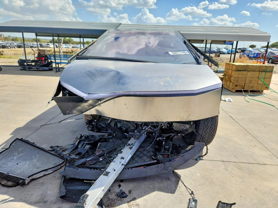 Tesla CYBERTRUCK 2026 — Copart