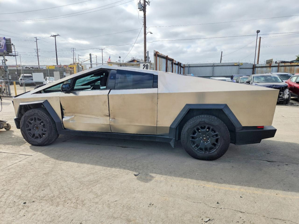 Tesla CYBERTRUCK 2024 — Copart
