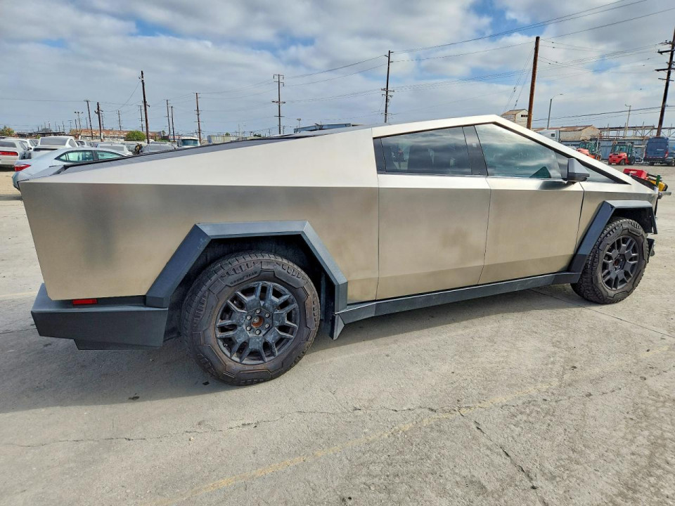 Tesla CYBERTRUCK 2024 — Copart