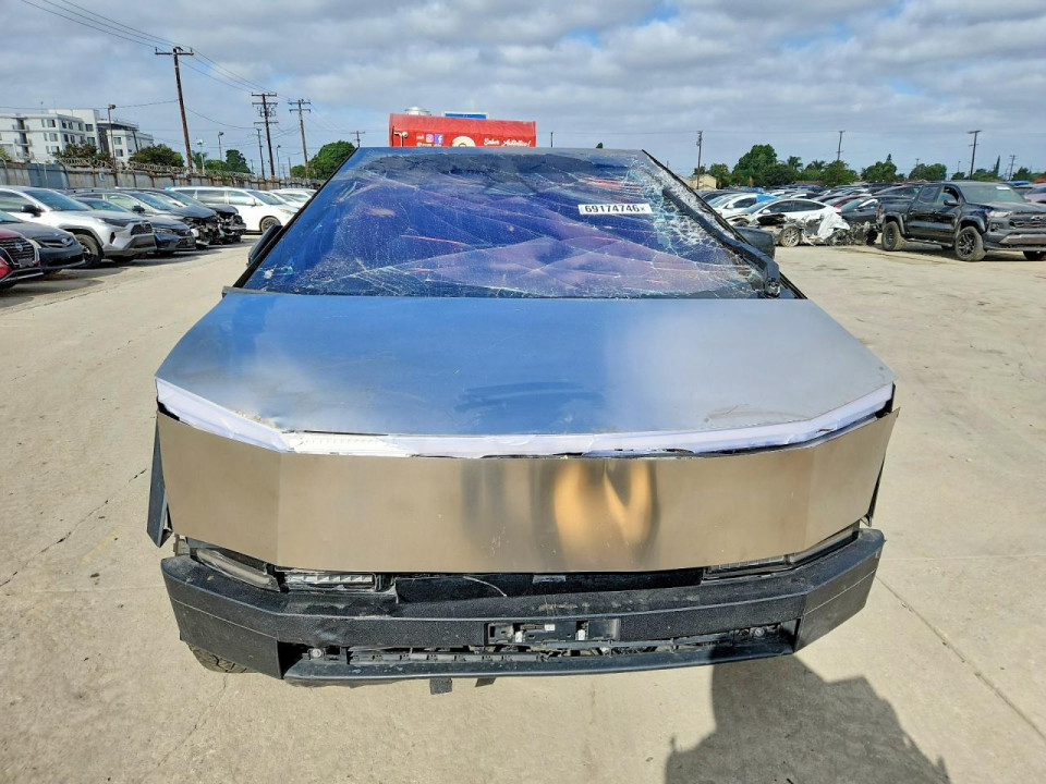 Tesla CYBERTRUCK 2024 — Copart