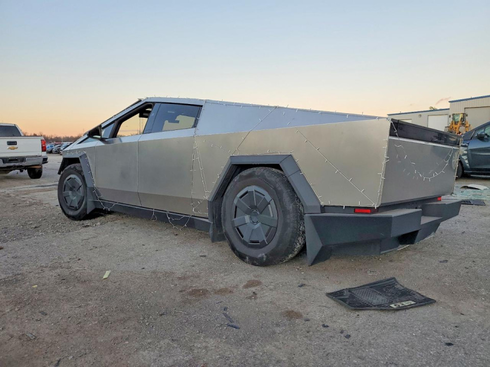 Tesla CYBERTRUCK 2025 — Copart
