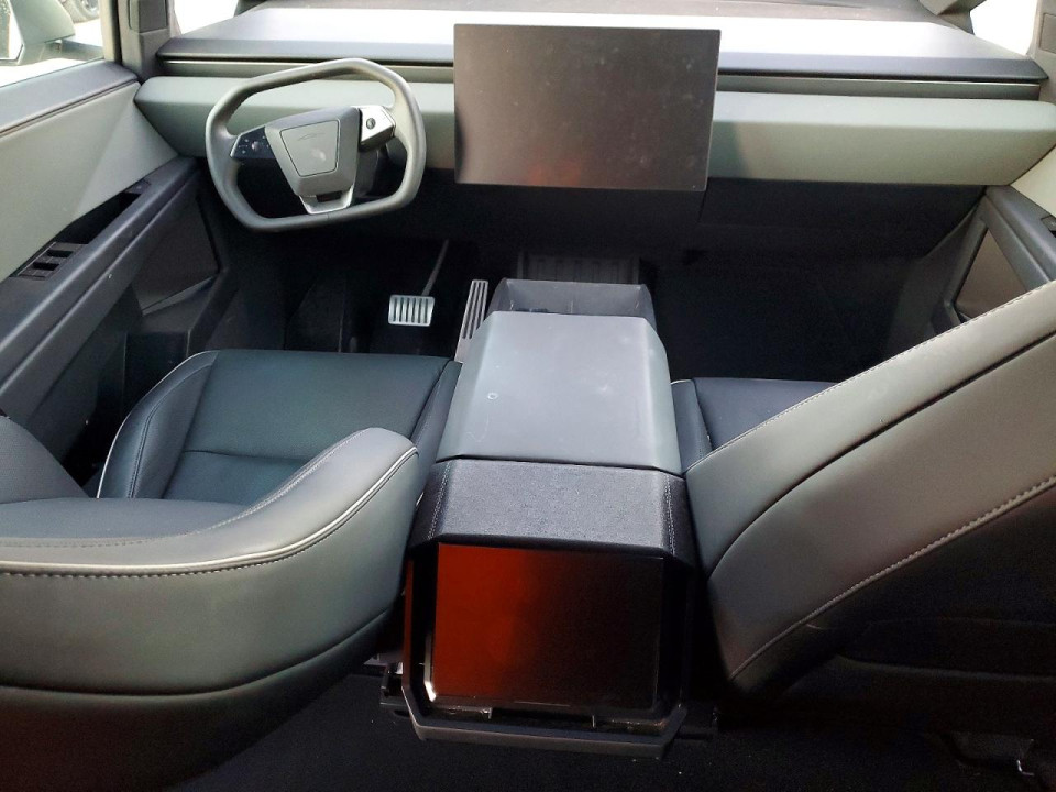 Tesla CYBERTRUCK 2025 — Copart