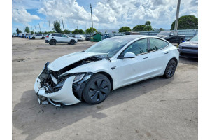 Tesla MODEL 3 2025