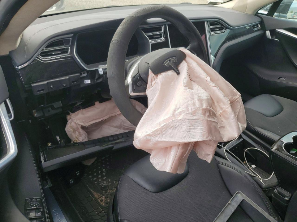 Tesla MODEL S 2016 — Copart