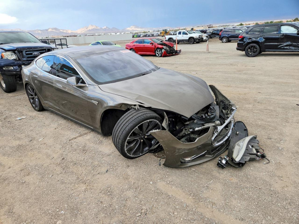 Tesla MODEL S 2015 — Copart
