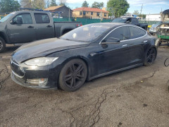 Tesla MODEL S 2013