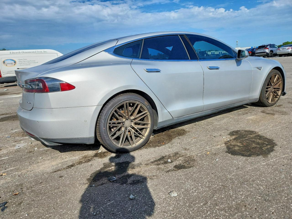 Tesla MODEL S 2016 — Copart