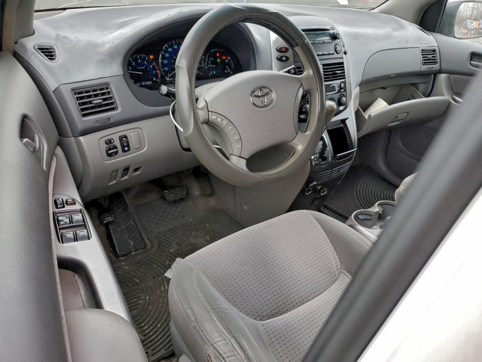 Toyota SIENNA LE 2006 — Copart