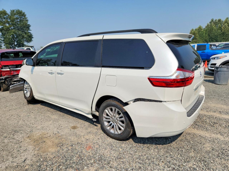 Toyota SIENNA XLE 8-PASSENGER 2015 — Copart