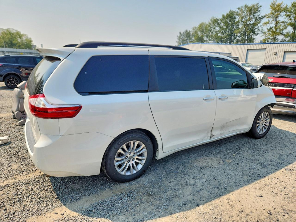 Toyota SIENNA XLE 8-PASSENGER 2015 — Copart