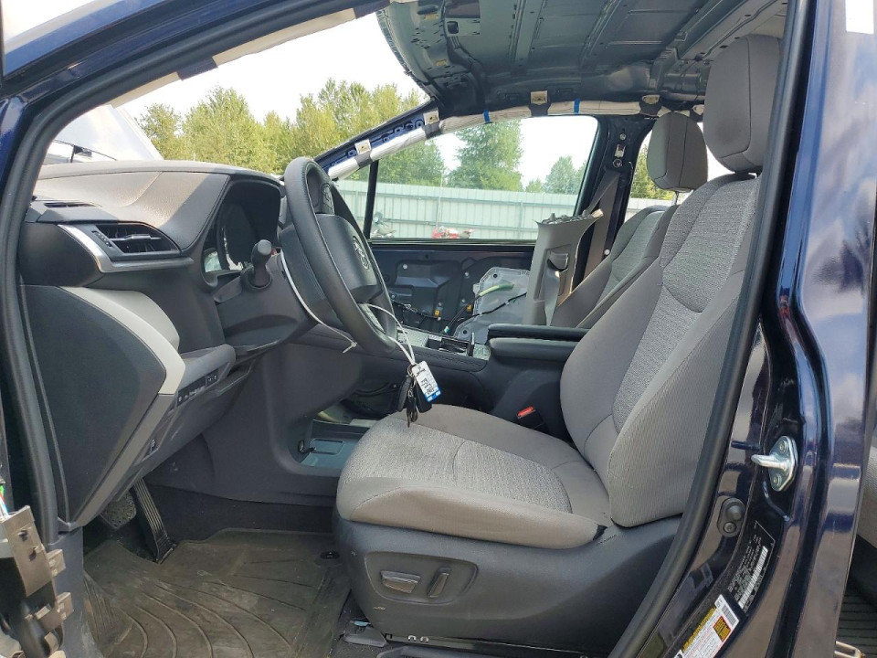 Toyota SIENNA LE 2024 — Copart