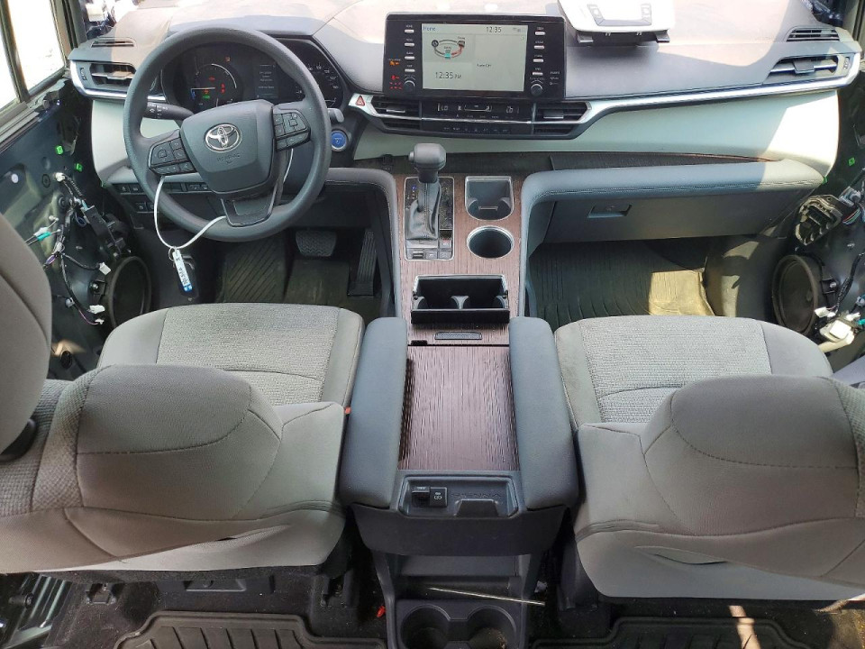 Toyota SIENNA LE 2024 — Copart