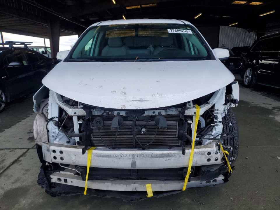 Toyota SIENNA LE 2021 — Copart