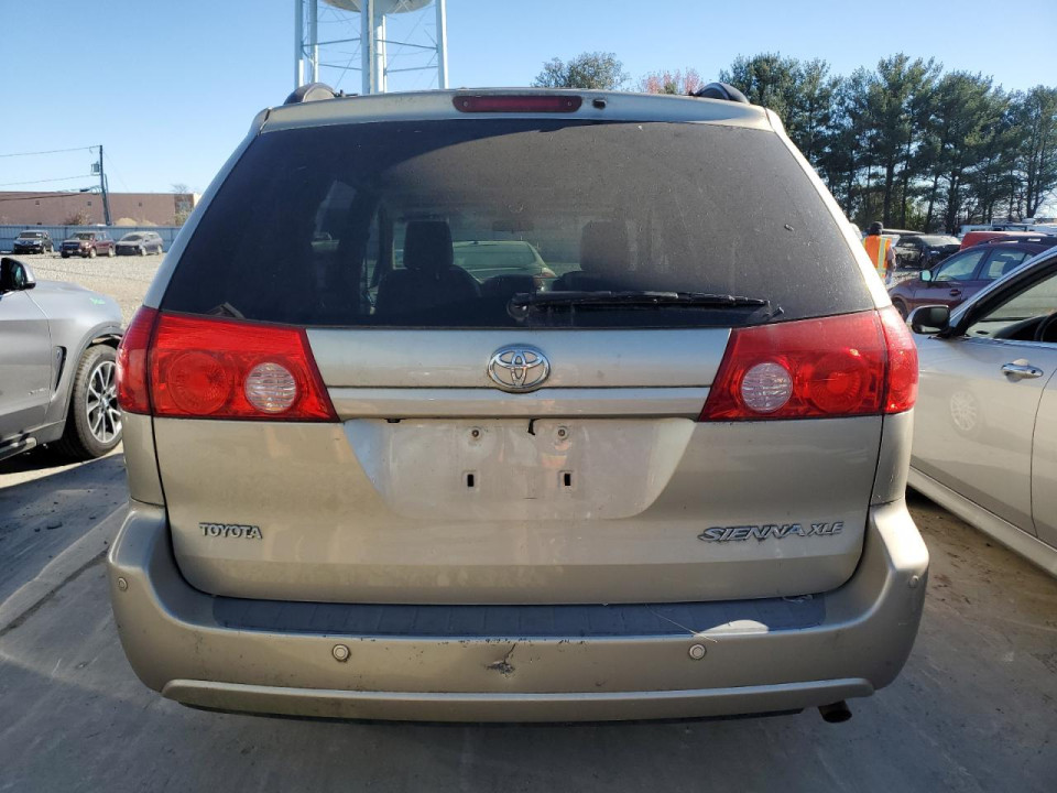 Toyota SIENNA XLE 2010 — Copart