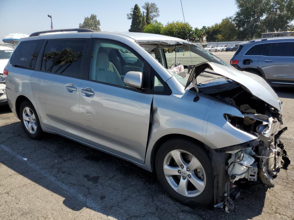 Toyota SIENNA LE 2014 — Copart