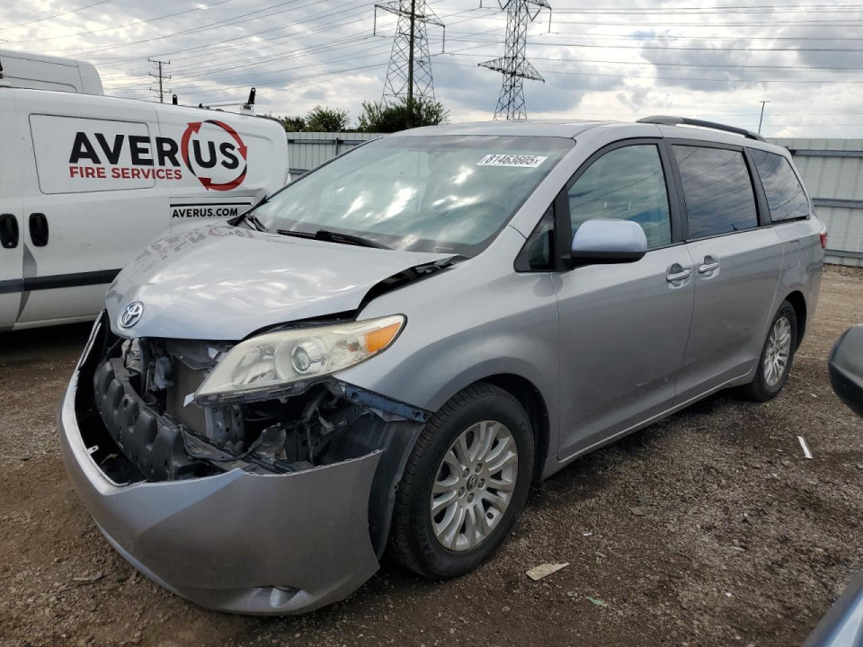 Toyota SIENNA XLE 2015 — Copart