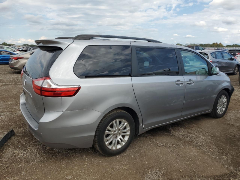 Toyota SIENNA XLE 2015 — Copart