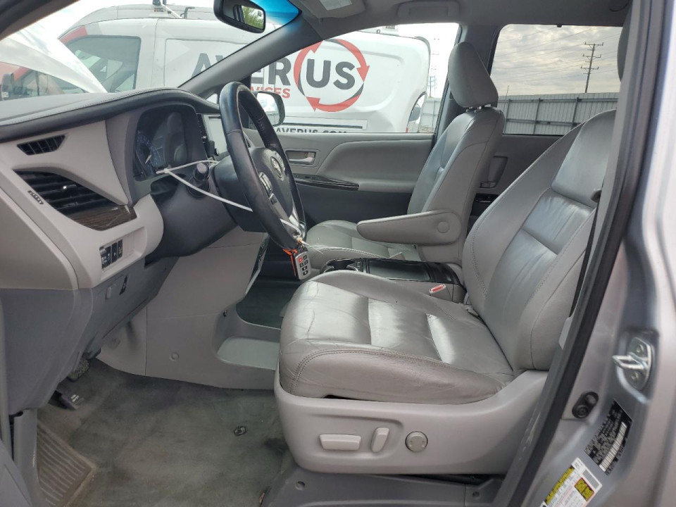 Toyota SIENNA XLE 2015 — Copart