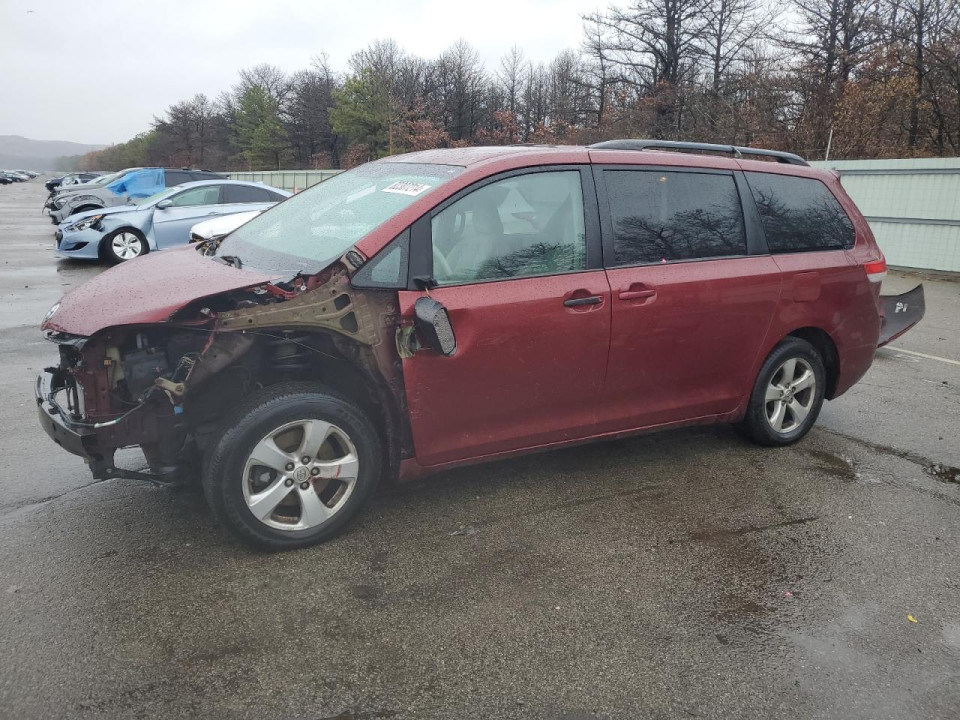 Toyota SIENNA LE 2013 — Copart