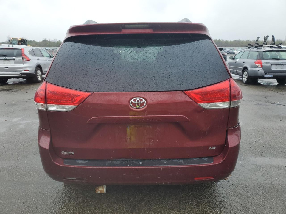 Toyota SIENNA LE 2013 — Copart