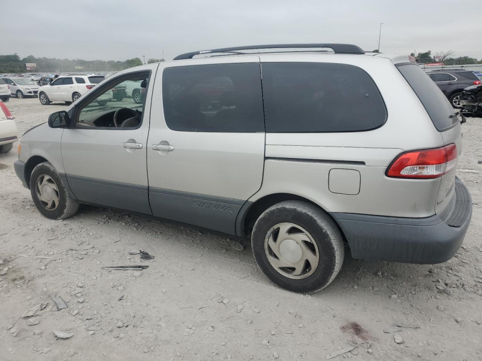 Toyota SIENNA LE 2002 — Copart