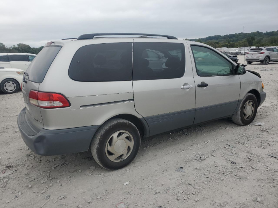 Toyota SIENNA LE 2002 — Copart