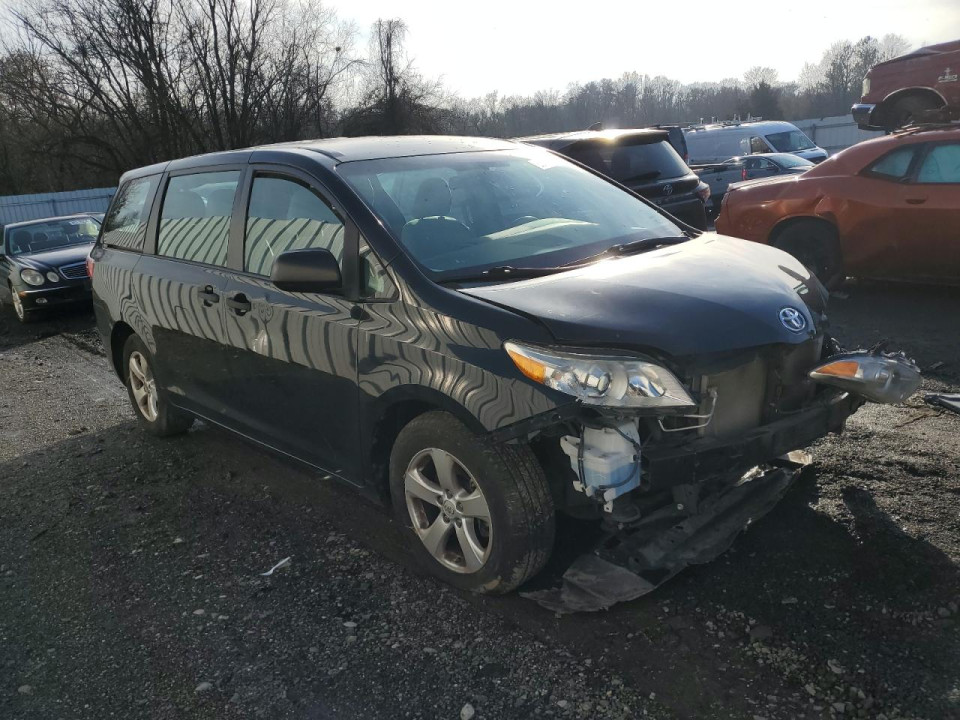 Toyota SIENNA 2016 — Copart