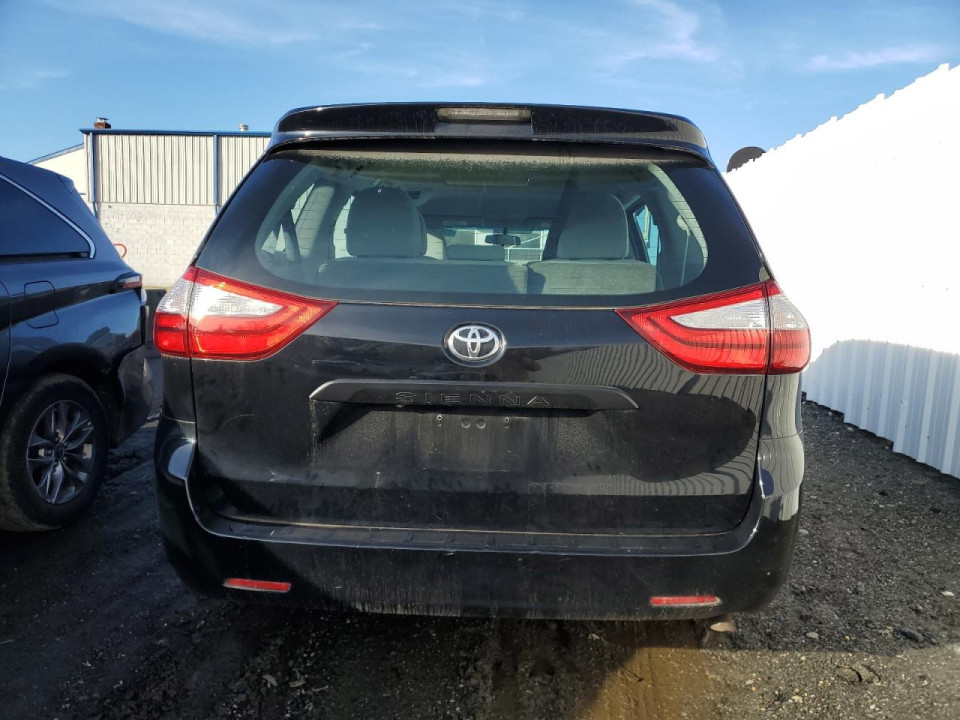 Toyota SIENNA 2016 — Copart