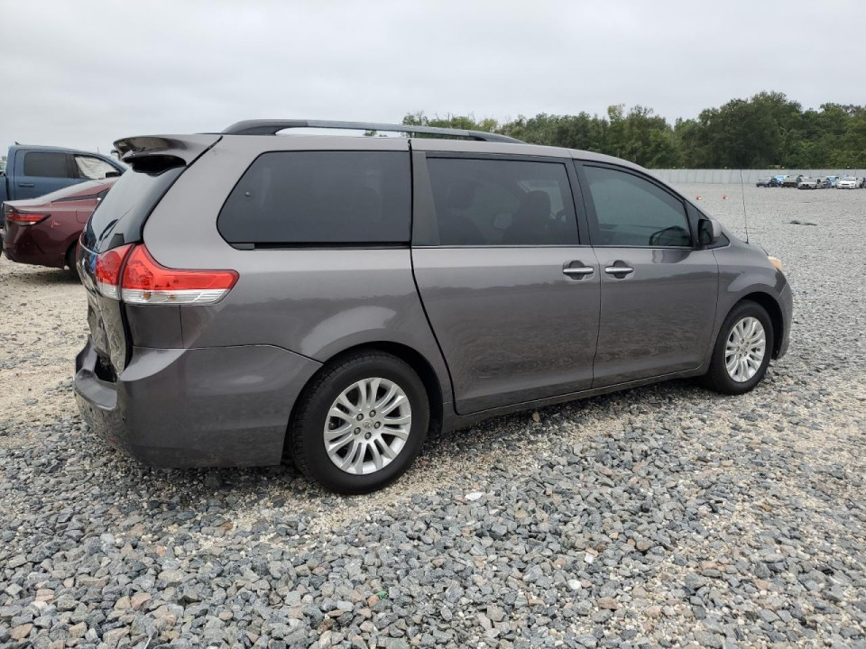 Toyota SIENNA XLE 2014 — Copart