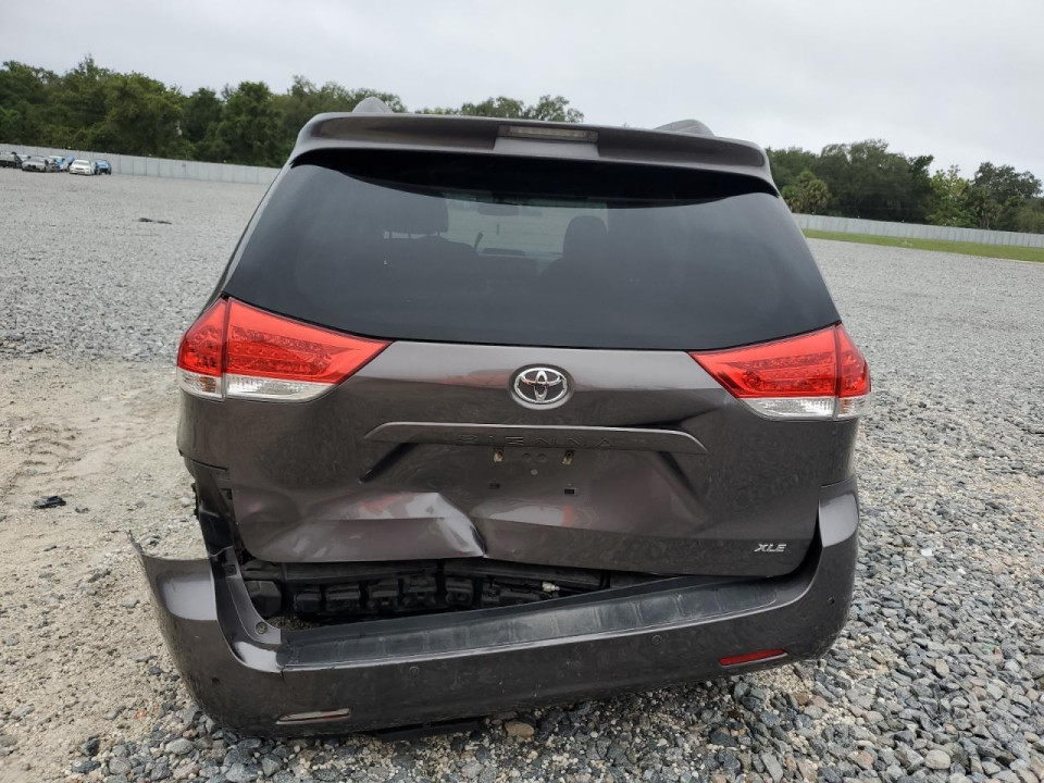 Toyota SIENNA XLE 2014 — Copart