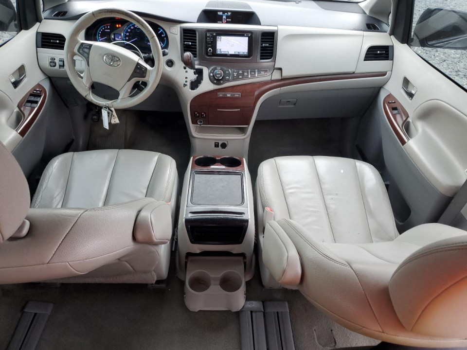 Toyota SIENNA XLE 2014 — Copart