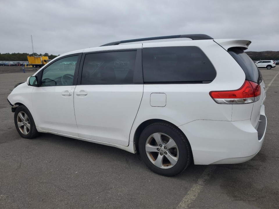 Toyota SIENNA LE 2014 — Copart