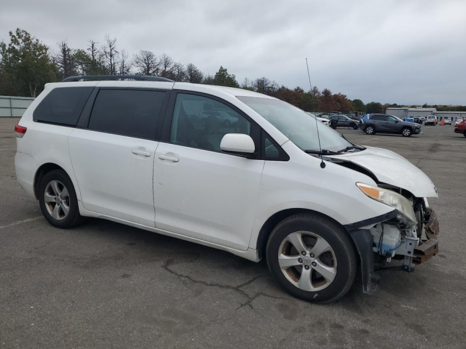 Toyota SIENNA LE 2014 — Copart