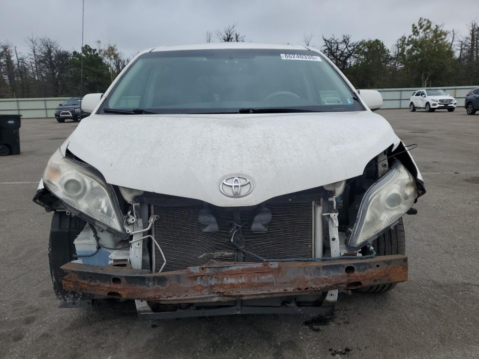 Toyota SIENNA LE 2014 — Copart